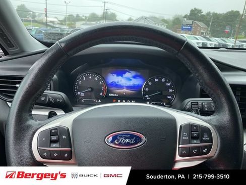 Used 2021 Ford Explorer XLT w/ Class III Trailer Tow Package AWD/4WD image 13