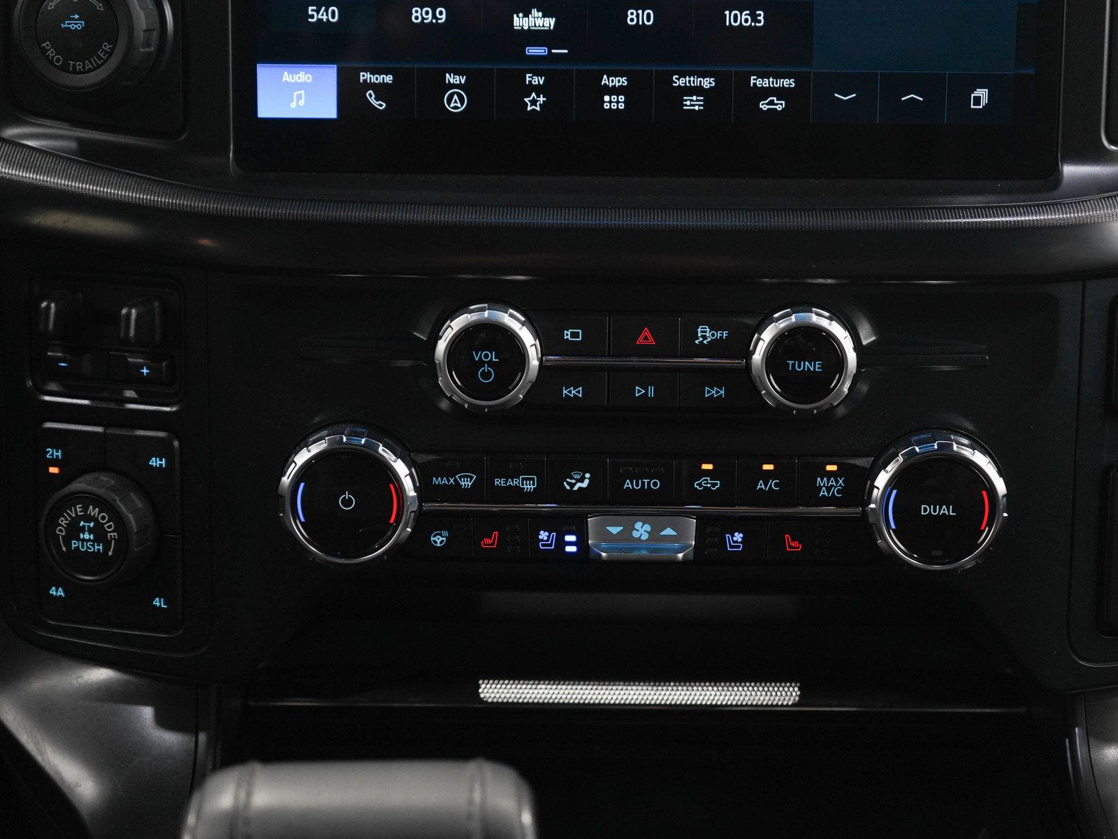 Used 2025 Ford F150 Lariat AWD/4WD image 19