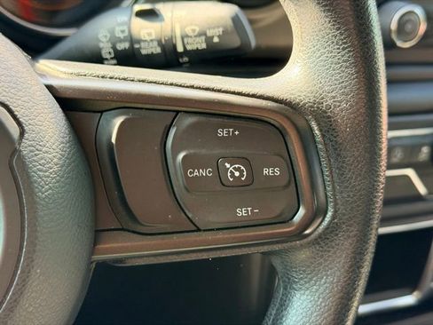 Used 2018 Jeep Wrangler Unlimited Sport image 10