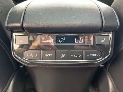 Certified 2024 Toyota Highlander Platinum AWD/4WD image 20