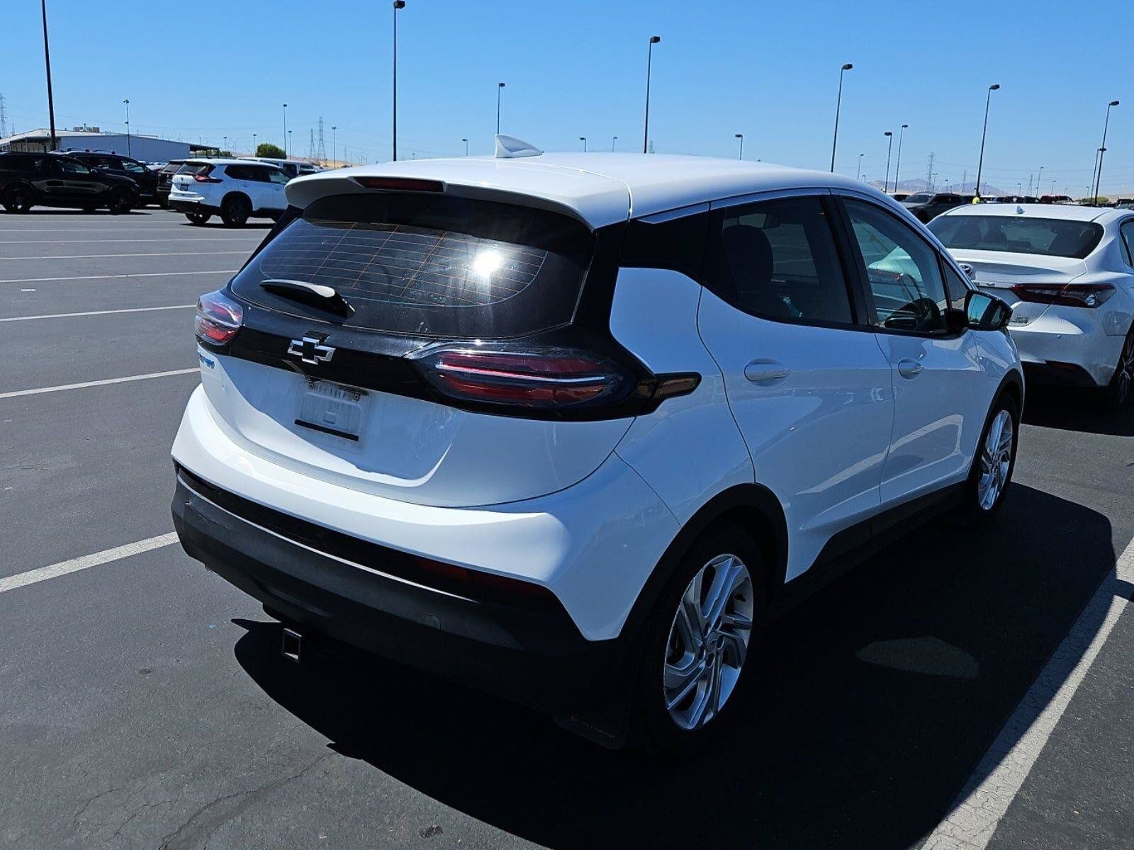 Used 2022 Chevrolet Bolt LT FWD image 3