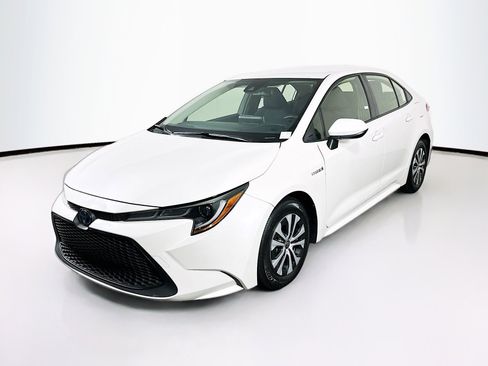 Used 2021 Toyota Corolla LE image 3