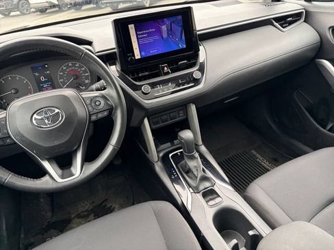 Used 2024 Toyota Corolla Cross LE w/ Moonroof Package AWD/4WD image 18