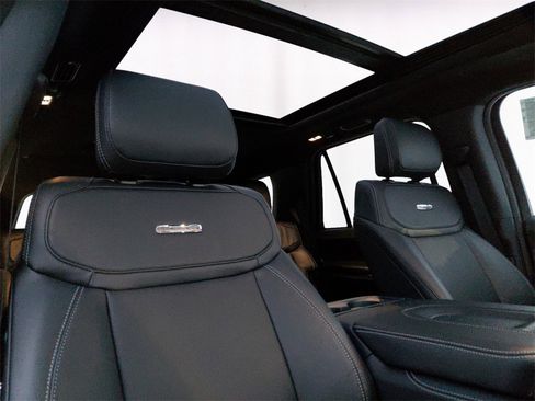 New 2025 Ford Expedition Platinum w/ Stealth Performance Package image 15