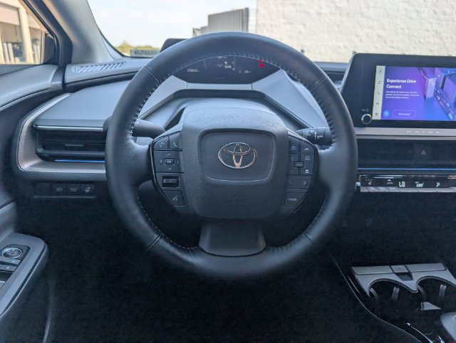 Used 2024 Toyota Prius XLE FWD image 23