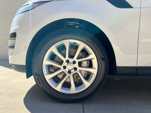 Used 2025 Land Rover Range Rover Sport image 6