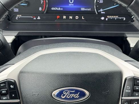 Certified 2022 Ford Explorer XLT w/ Equipment Group 202A RWD image 19