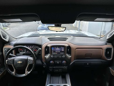 Used 2020 Chevrolet Silverado 3500 High Country image 14