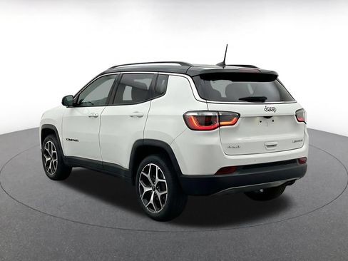 Used 2025 Jeep Compass Limited AWD/4WD image 7