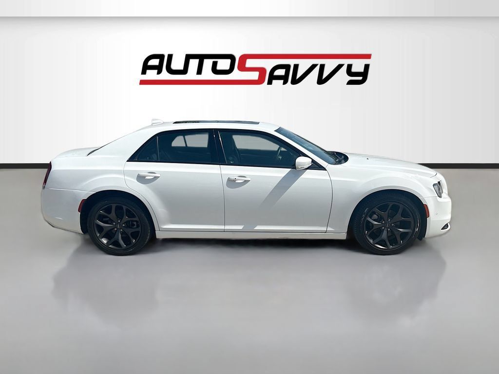 Used 2023 Chrysler 300 S w/ Comfort Group RWD image 8