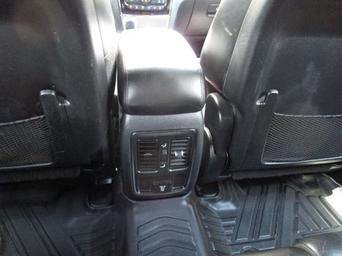 Used 2020 Jeep Grand Cherokee Altitude AWD/4WD image 15
