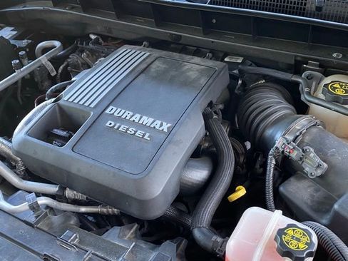 Used 2023 GMC Sierra 1500 Elevation w/ Preferred Package image 13