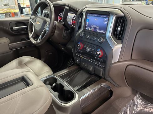 Used 2022 Chevrolet Silverado 3500 LTZ w/ LTZ Premium Package image 32