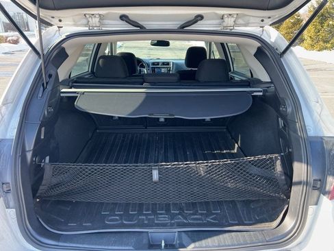 Used 2018 Subaru Outback 2.5i Premium image 8