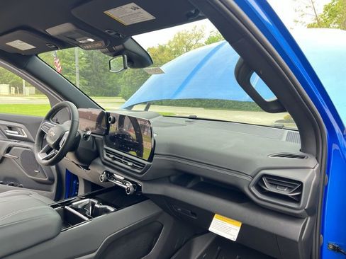 New 2025 Chevrolet Silverado EV LT image 30