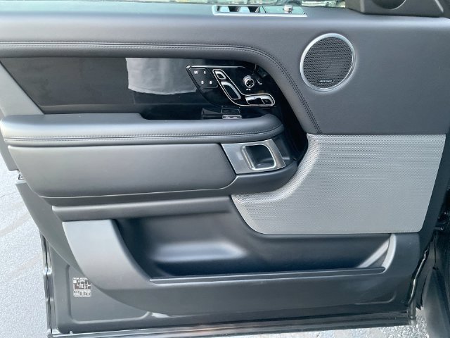 Used 2018 Land Rover Range Rover Supercharged AWD/4WD image 10