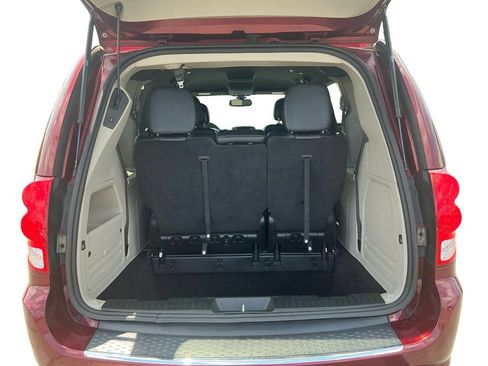 Used 2019 Dodge Grand Caravan SXT FWD image 24