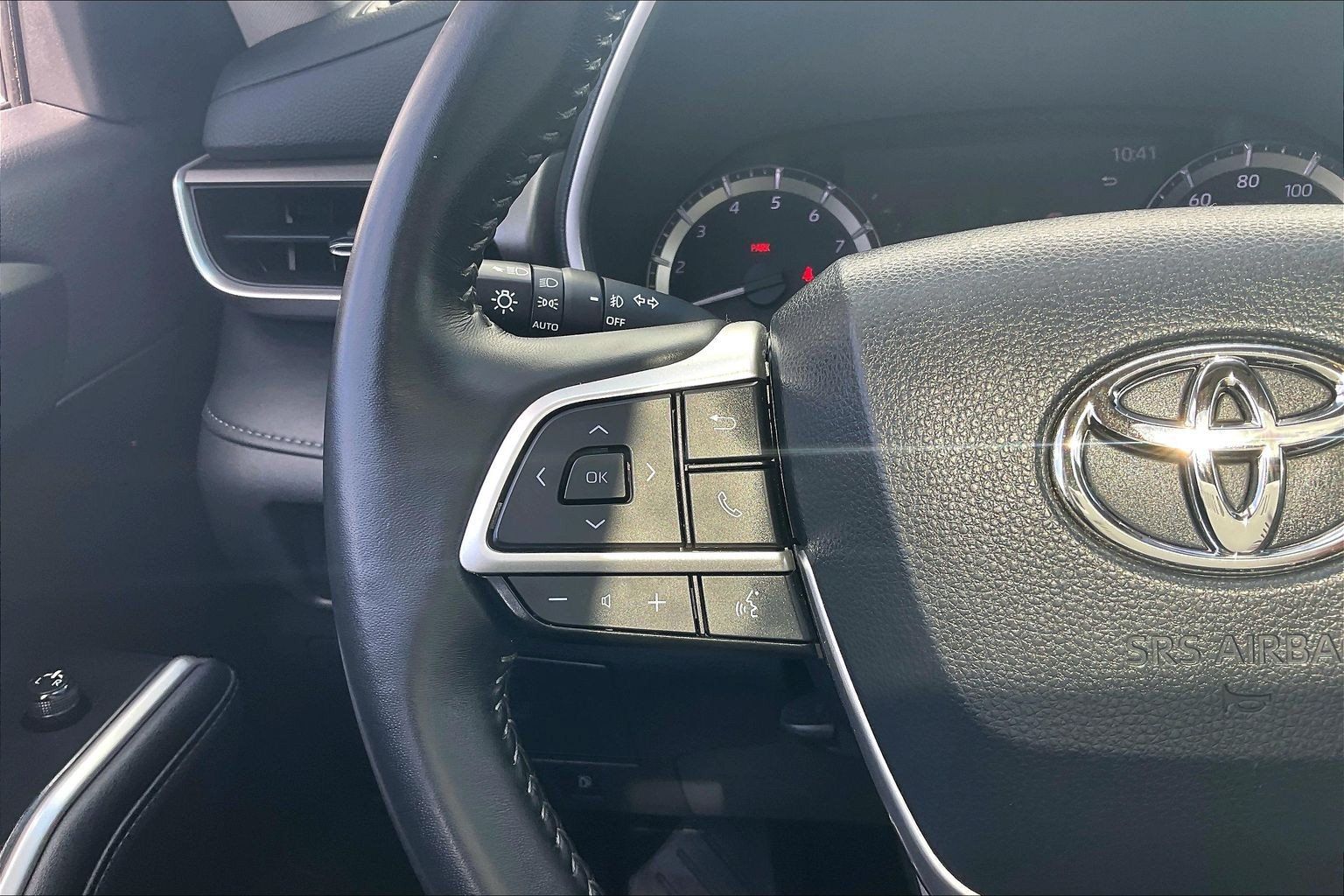 Used 2023 Toyota Highlander XLE AWD/4WD image 23