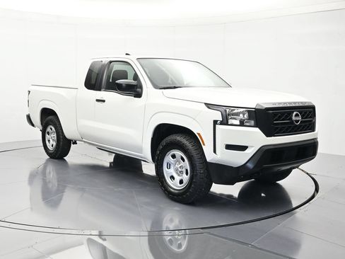 Used 2024 Nissan Frontier S w/ Technology Package AWD/4WD image 3