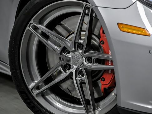 Used 2017 Porsche Panamera Turbo image 4