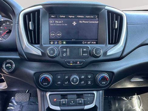 Used 2022 GMC Terrain SLT w/ Elevation Edition AWD/4WD image 9