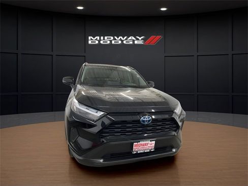 Used 2024 Toyota RAV4 XLE image 5