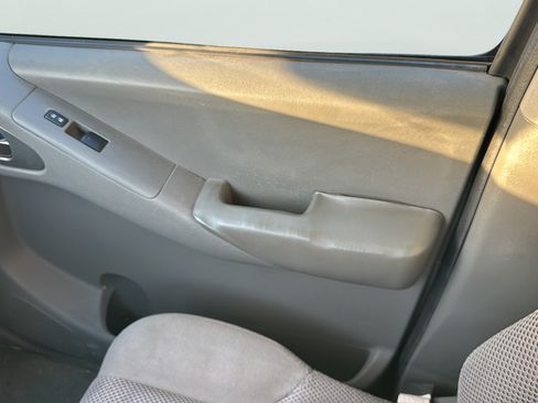 Used 2014 Nissan Frontier SV RWD image 17