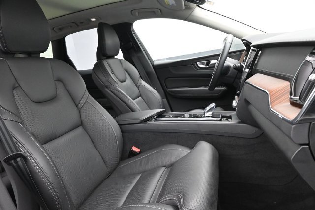 Used 2023 Volvo XC60 B6 Ultimate w/ Climate Package AWD/4WD image 35