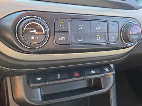 Used 2016 GMC Canyon SLE w/ SLE Convenience Package image 25