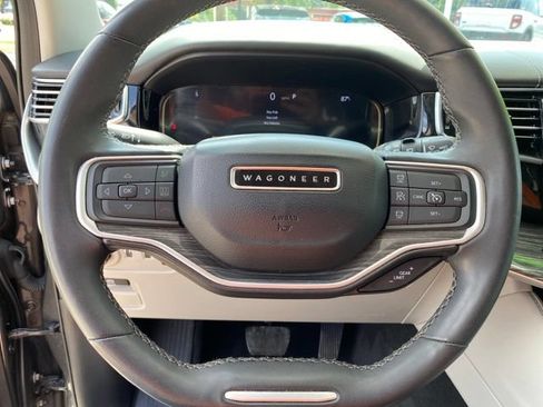 Used 2022 Jeep Wagoneer Series II AWD/4WD image 17