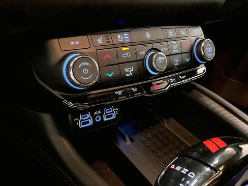 Used 2025 Dodge Durango R/T AWD/4WD image 16