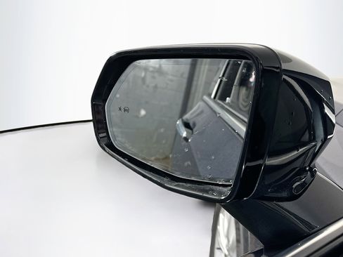 Used 2022 Cadillac XT6 Luxury image 16