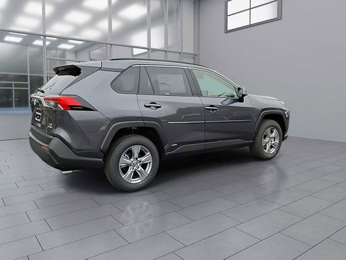 New 2025 Toyota RAV4 LE image 7