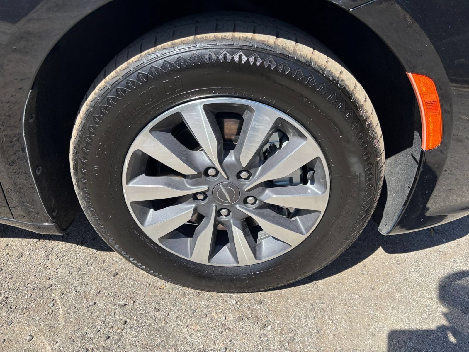 Used 2023 Chrysler Pacifica Limited FWD image 34