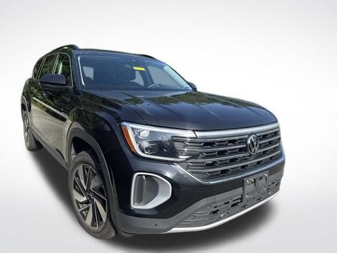 Used 2025 Volkswagen Atlas SE FWD image 3