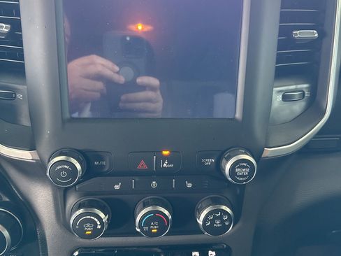 Used 2023 RAM 1500 Big Horn AWD/4WD image 14