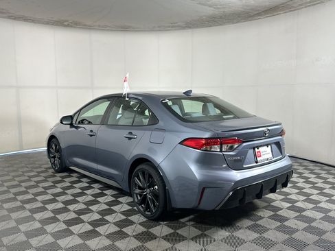 Used 2025 Toyota Corolla SE FWD image 5