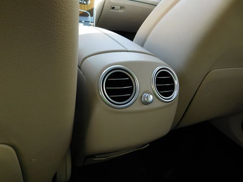 Used 2019 Mercedes-Benz GLC 300 4MATIC w/ Parking Assistance Package image 16