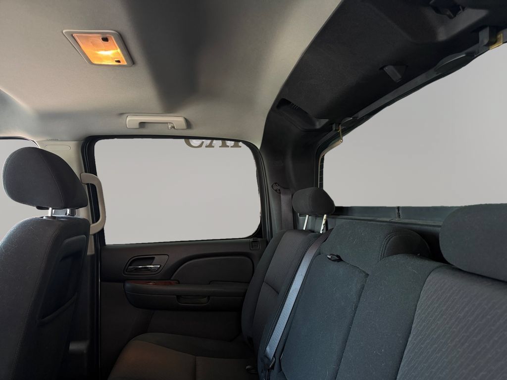 Used 2013 Chevrolet Avalanche LS RWD image 13