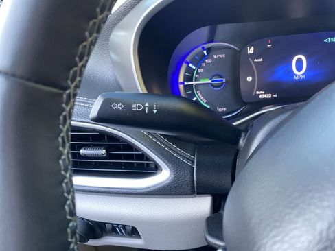 Used 2024 Chrysler Pacifica Limited FWD image 22