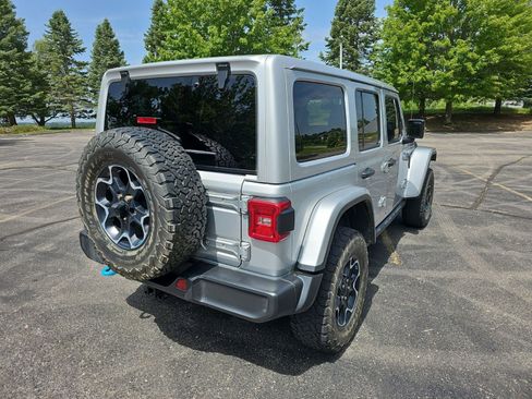 Used 2022 Jeep Wrangler Unlimited Rubicon 4xe w/ Cold Weather Group AWD/4WD image 6