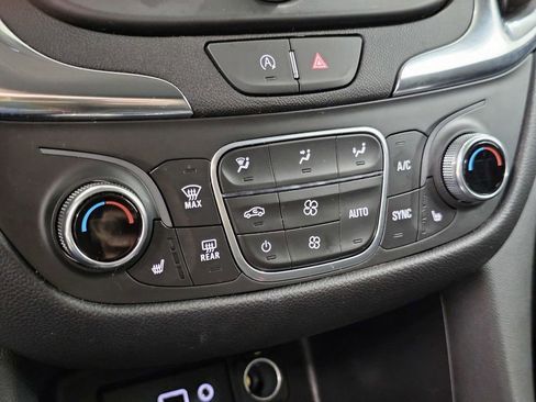 Used 2024 Chevrolet Equinox LT image 18