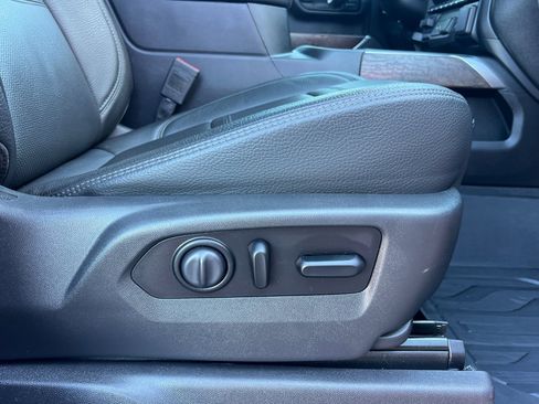 Used 2020 GMC Sierra 3500 Denali w/ Denali Ultimate Package image 24