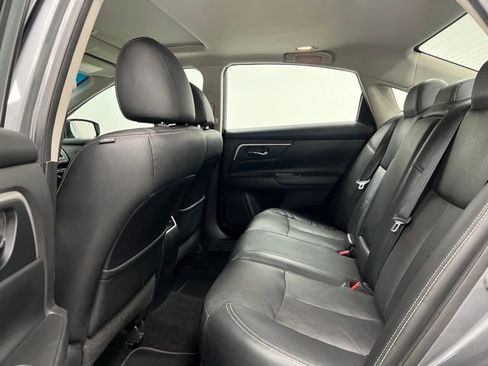 Used 2017 Nissan Altima 2.5 SL w/ Moonroof Package image 43