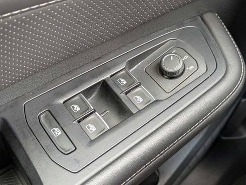 Used 2025 Volkswagen Atlas SE AWD/4WD image 25