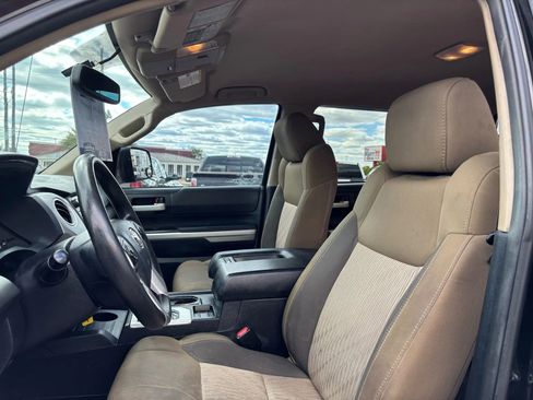 Used 2015 Toyota Tundra SR5 w/ SR5 Upgrade Package image 4