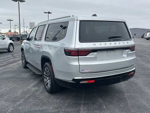 Used 2024 Jeep Wagoneer L Series II w/ Flexible Seating Group AWD/4WD image 11