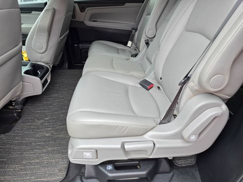 Used 2024 Honda Odyssey EX-L image 12