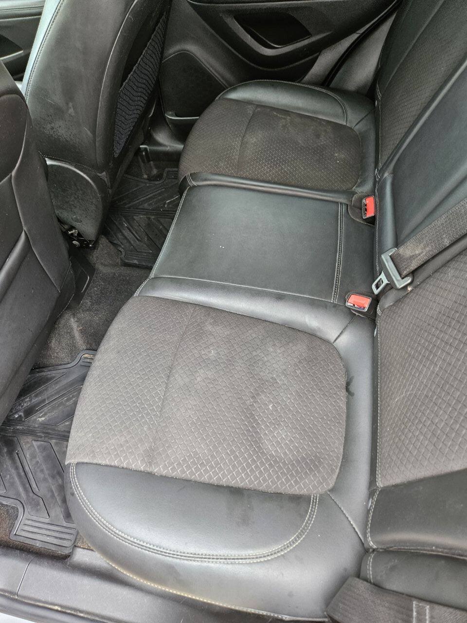 Used 2020 Buick Encore Preferred AWD/4WD image 7