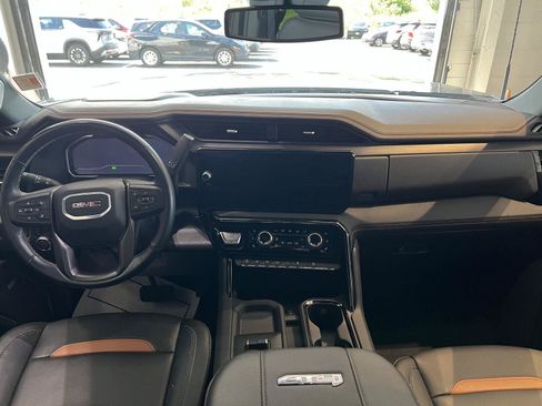 Used 2024 GMC Sierra 2500 AT4 w/ Max Trailering Package AWD/4WD image 12